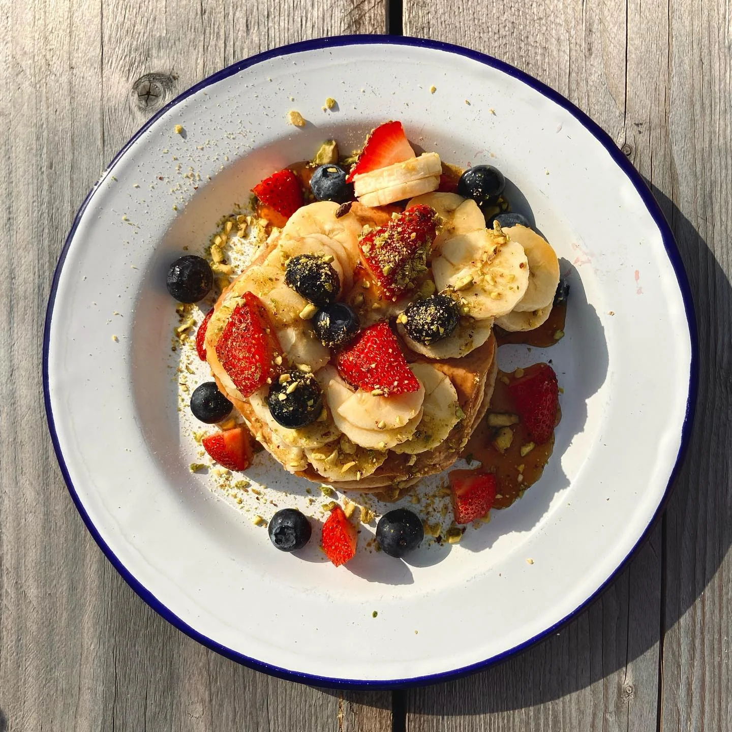 Fresh fruit pancakes